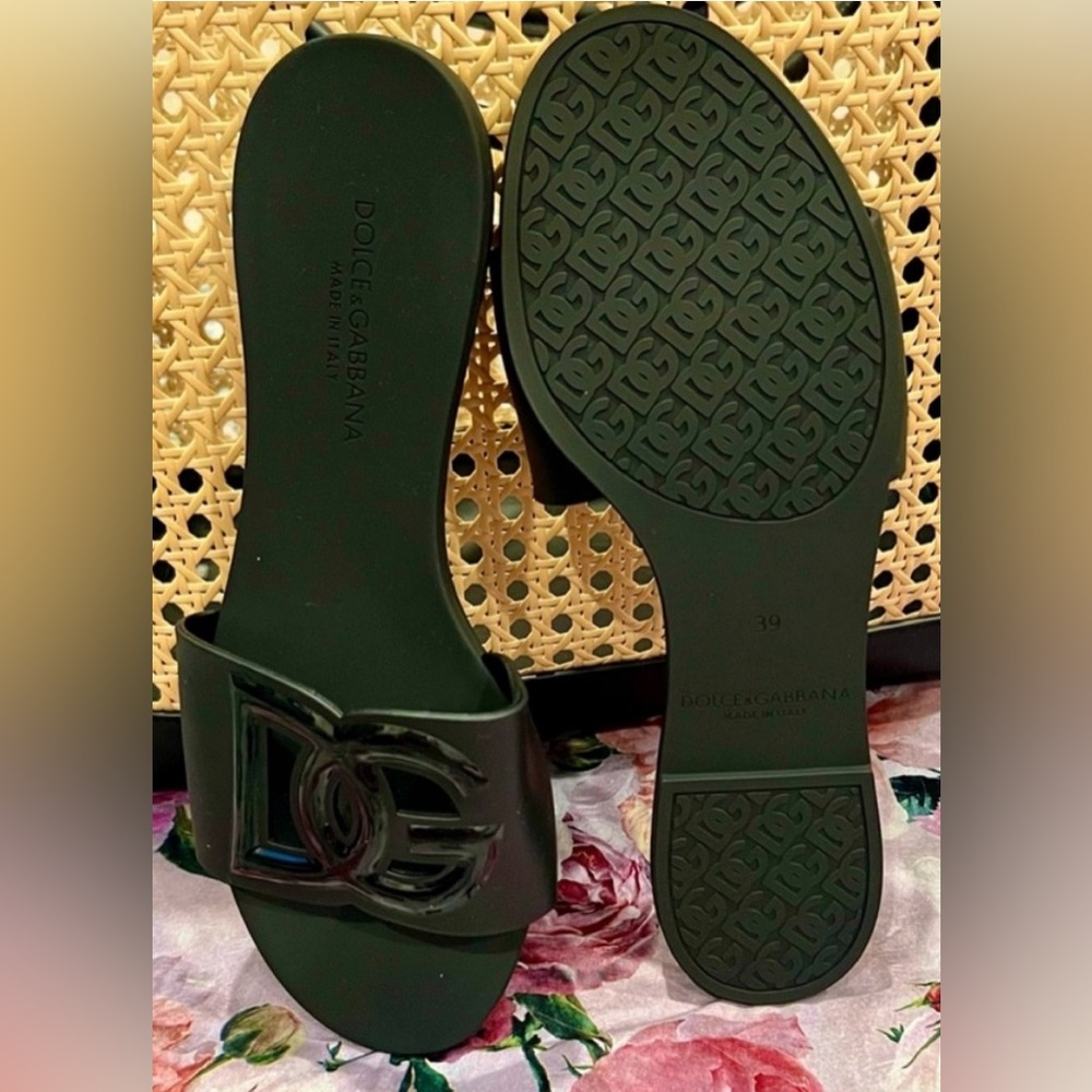 Dolce & Gabbana Black Slide Sandals - Picture 2 of 5